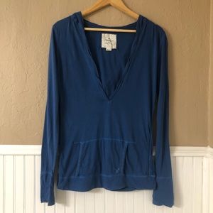 Blue long sleeve with hood 💙 super light weight!